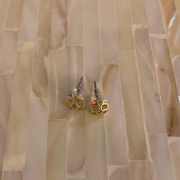 Kendra Scott Rue Gold - Picture 2 of 4